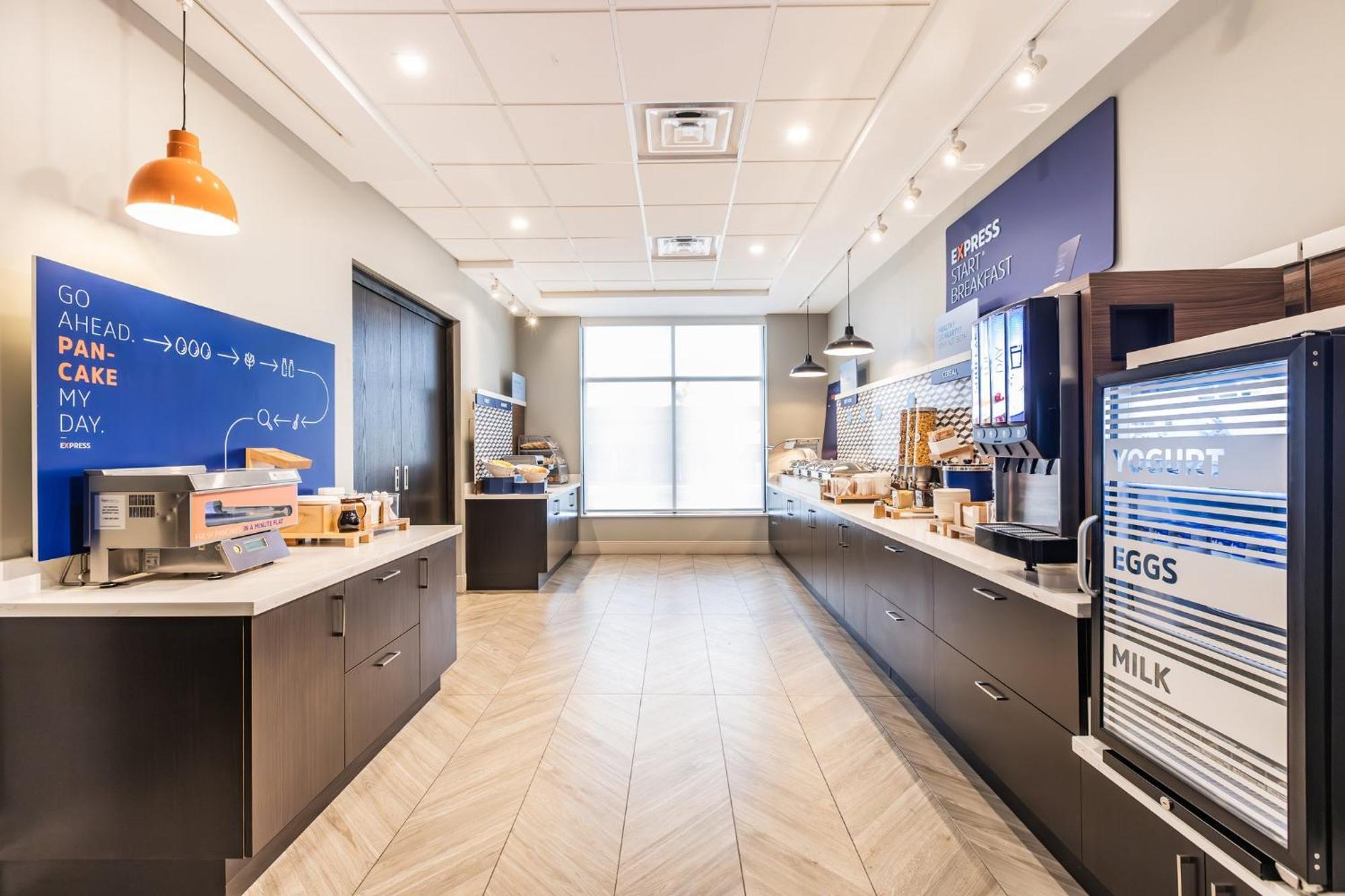 Holiday Inn Express & Suites - Toronto Airport South By Ihg מראה חיצוני תמונה