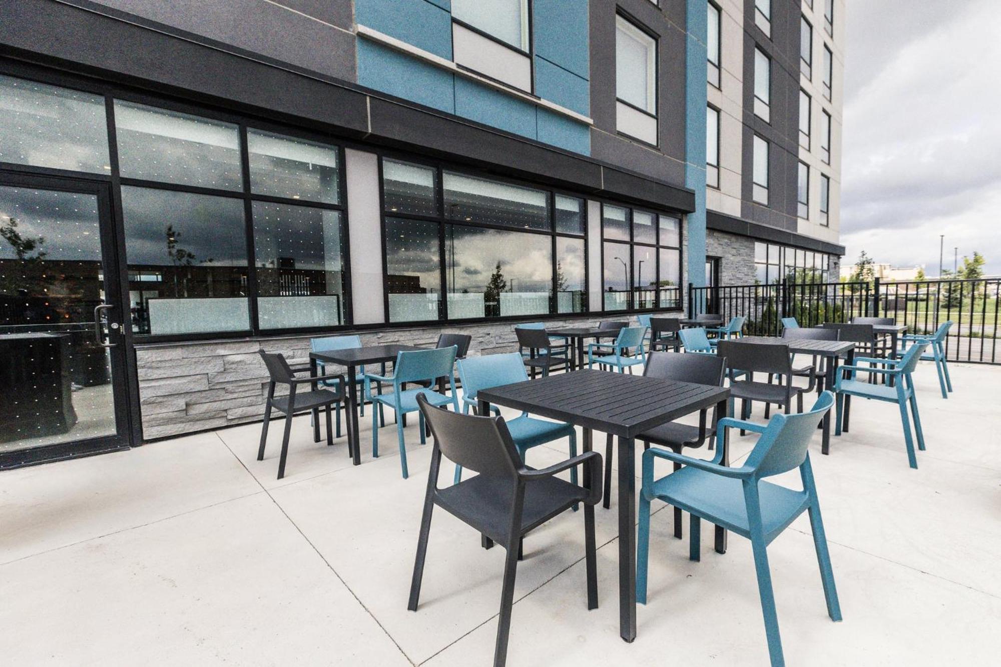 Holiday Inn Express & Suites - Toronto Airport South By Ihg מראה חיצוני תמונה
