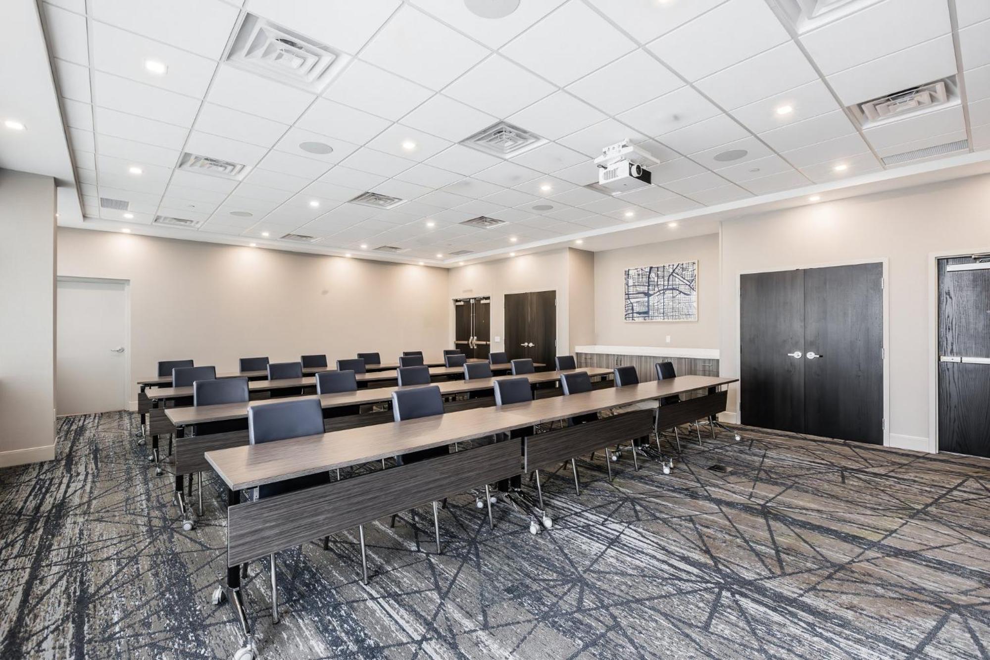 Holiday Inn Express & Suites - Toronto Airport South By Ihg מראה חיצוני תמונה