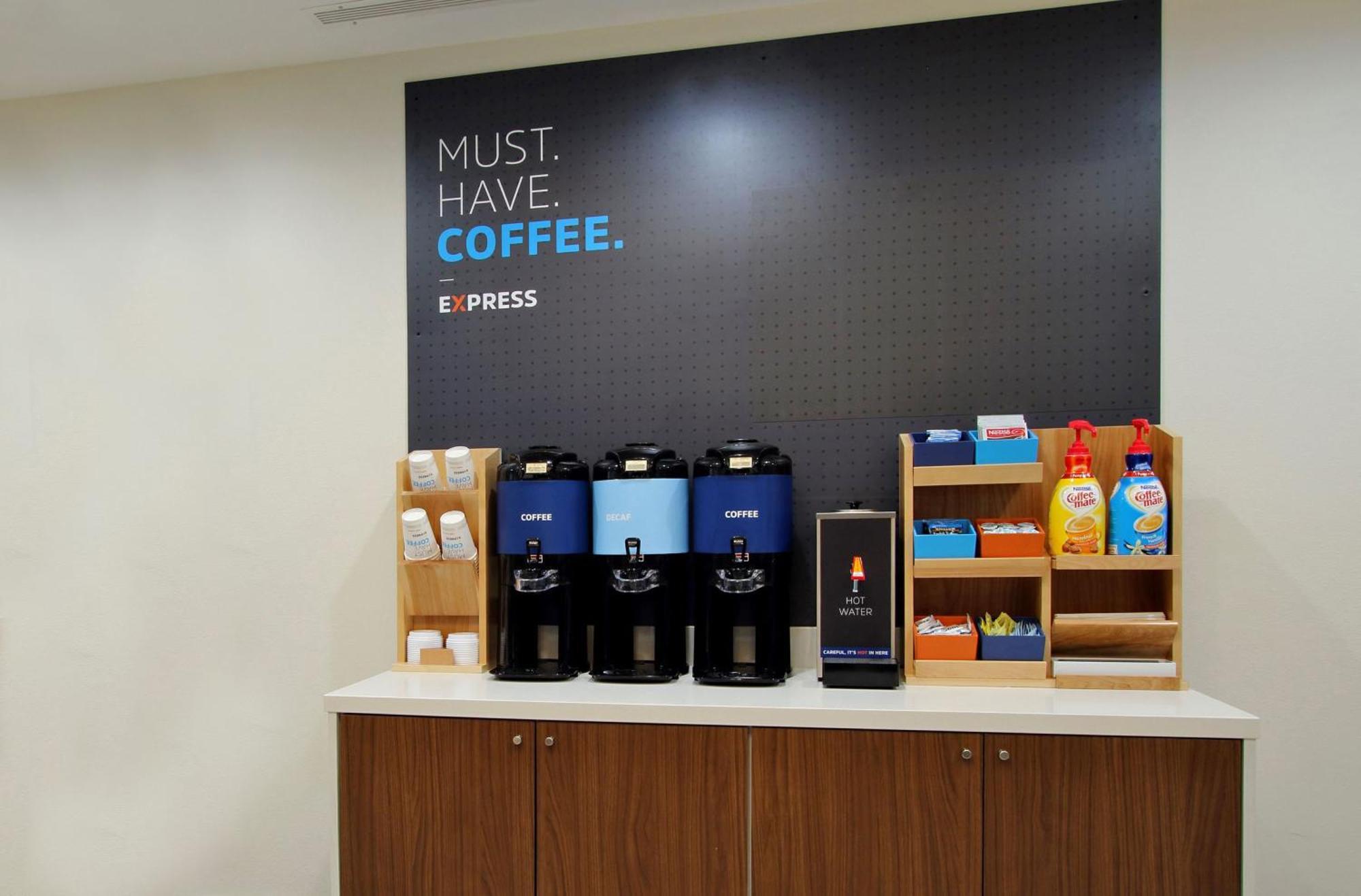 Holiday Inn Express & Suites - Toronto Airport South By Ihg מראה חיצוני תמונה